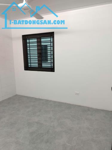 Cho thuê nhà nguyên căn mới 162 Khương Trung 3 tầng x 35m2, 3 ngủ, 3 WC, 10 Triệu - 2
