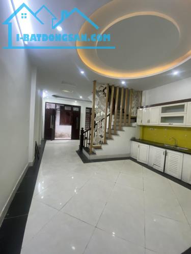 Bán Nhà Định Công Thượng - HM , DT48m , Giá Hơn 7 tỷ , oto đỗ cổng