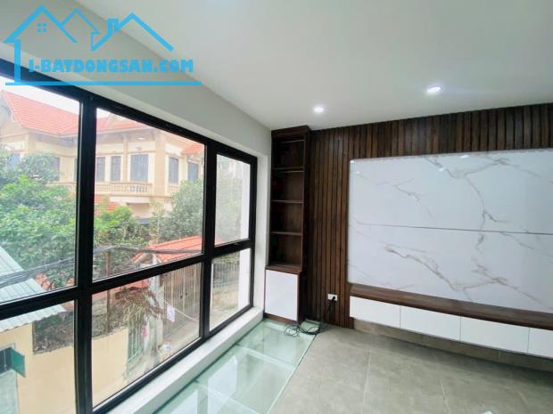Nhà mới đẹp thiết kế hiện đại Oto đỗ cửa vào nhà ở sướng - 1