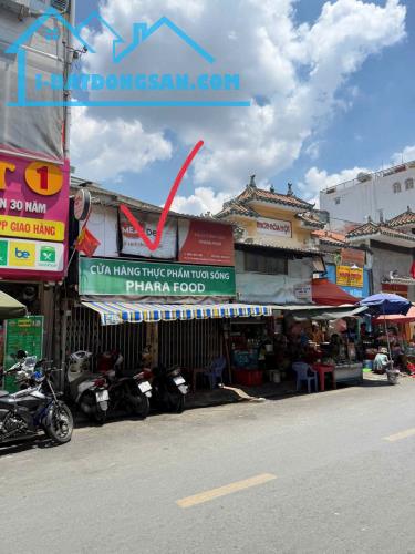 bán nhà mặt tiền 27A cô giang quận 1 hiện trạng 27m sổ hồng riêng giá 4.tỉ 900 tr