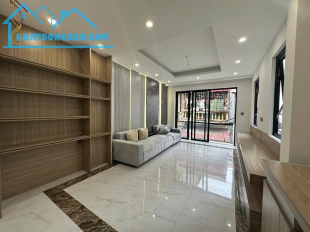 HIẾM, Mặt Ngõ ô tô tránh, vào nhà - lô góc, 65m x 5 tầng, thang máy – Phúc Đồng, Long Biên - 2
