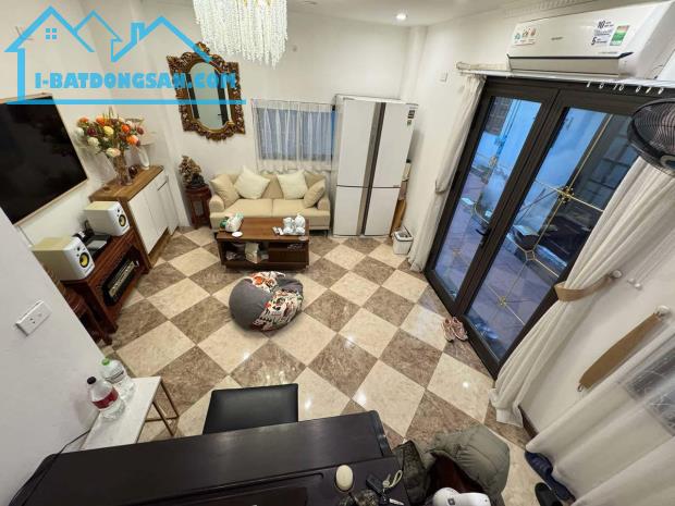 Bán nhà phố Nguyễn Trường Tộ, Ba Đình 24m2, 5 tầng cực đẹp, 2 thoáng chỉ 7.2 tỷ