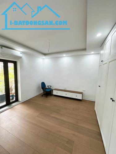 Nhà Đẹp - Ở Ngay- Lô Góc - Tập Thể Thành Công - Ba Đình - Dt:55m2/PK/2PN/Bếp*nhỉnh 3 tỷ