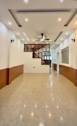 Bán Nhà Ngọc Thụy, Long Biên, Ô Tô Đỗ Cửa. 50m2, 4T giá 8,8 tỷ (cam kết chuẩn)