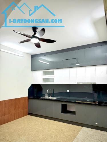 Bán Nhà Ngọc Thụy, Long Biên, Ô Tô Đỗ Cửa. 50m2, 4T giá 8,8 tỷ (cam kết chuẩn) - 1