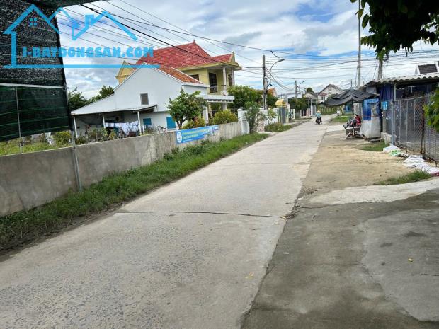 Bán lô đất 2 Mặt Tiền Ninh Thuỷ Cách biển Dốc Lết chỉ 600m Giá : 1ty990 e Trinh - 1