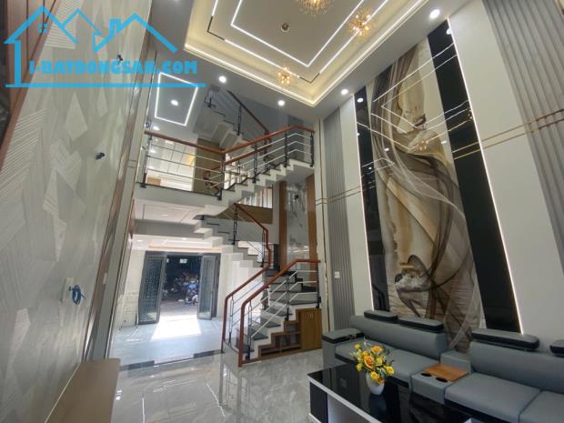 nhà đẹp ngay eaon bình tân hẻm 8m sát mặt tiền 4tầng dtsd 208m2 dọn vào ở ngay