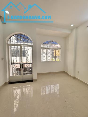 💥ÂU DƯƠNG LÂN QUẬN 8 - 2 TẦNG MỚI, Ở NGAY - HẺM 3 GÁC SÁT HXH - 4X10M VUÔNG A4 - HƠN 4T - 4