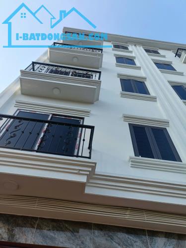 Phải thật nhanh Hoàng Liên 35.2m2-5 tầng, ô tô, NT đẹp ở ngay, 5.48 tỷ