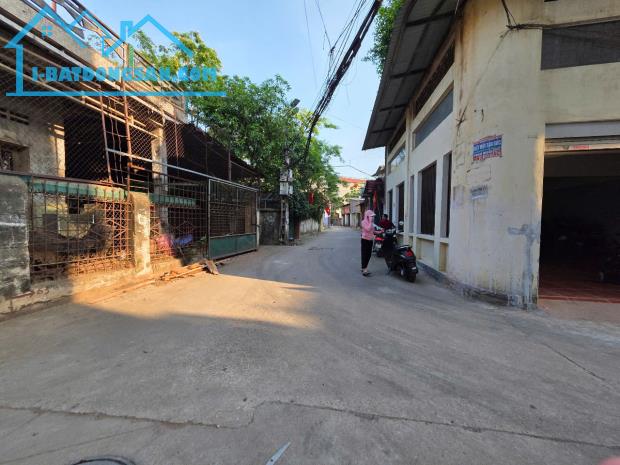 Diện tích: 97m² (mặt tiền rộng 6m) GIÁ 2 TỶ 

 rộng, thoáng – cực kỳ thuận lợi kinh doanh - 1