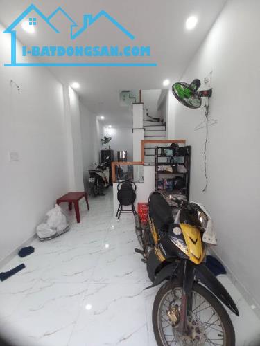 Bán nhà đúc 3 lầu 3,3x10 cách mặt tiền đường Tú Mỡ 3 căn - 1