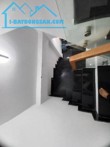 Bán nhà đúc 3 lầu 3,3x10 cách mặt tiền đường Tú Mỡ 3 căn - 2