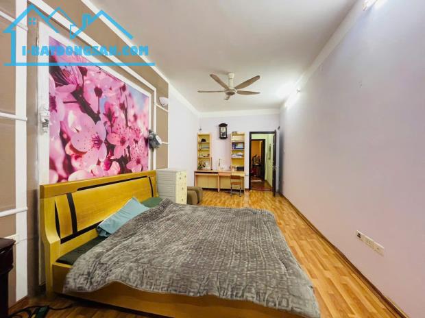 Phân Lô Giảng Viên ĐH Kinh Tế Quốc Dân phố Trần Đại Nghĩa Đồng Tâm HBT .DT 80m2 ô tô vào