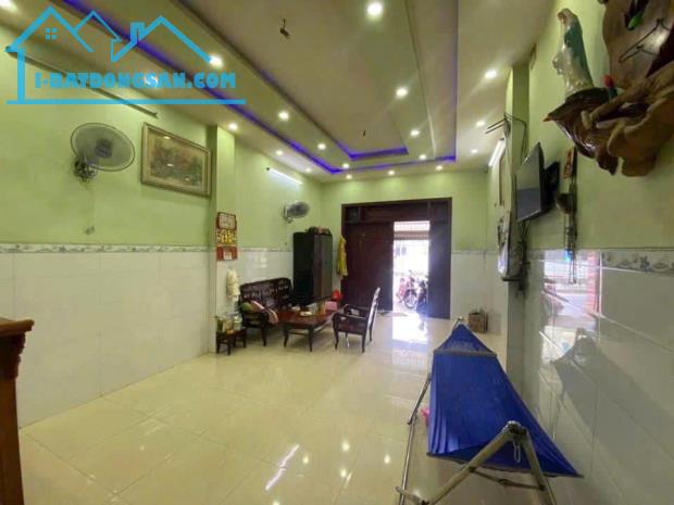 🍀Bán nhà mặt tiền thạnh lộc 13 phường thạnh lộc q12
*Mặt tiền cách chợ cầu đồng 100m
* - 1