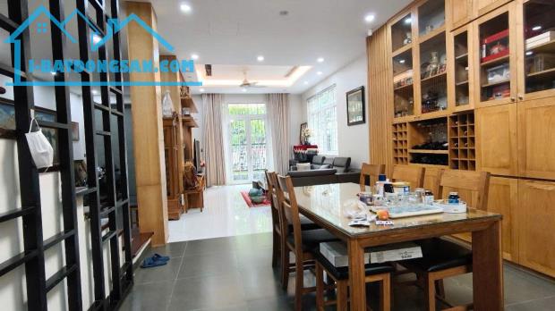 Bán nhà Hoàng Cầu, Đống Đa 52m ngõ ô tô tránh - Kinh doanh
