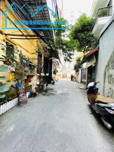 BÁN NHÀ NGÕ 62 TRẦN BÌNH CẦU GIẤY, DT 51/55M, 4 TẦNG, GIÁ 14.5 TỶ LÔ GÓC MAI DỊCH