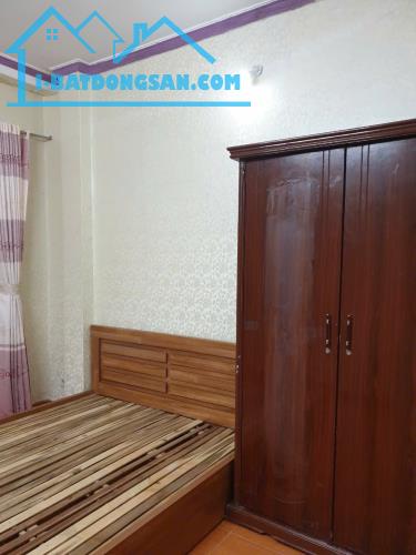 Cho thuê nhà nguyên căn ngõ Bùi Xương Trạch, 35 x 2.5 tầng, 2 ngủ, 7 Triệu KD online, ở gđ - 2