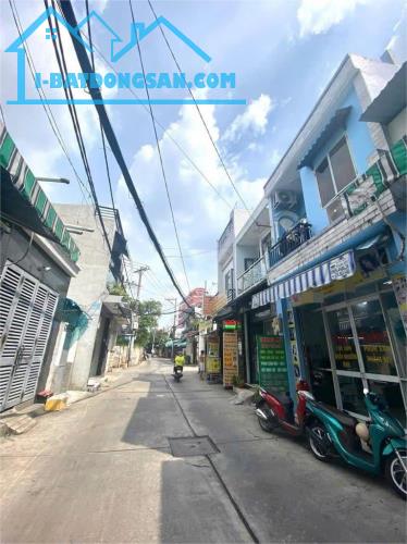 Mặt Tiền nhựa hẻm thông - Giá 1 tỷ 200 - DT 60,9m2 - Gần Chợ Bình Chánh !