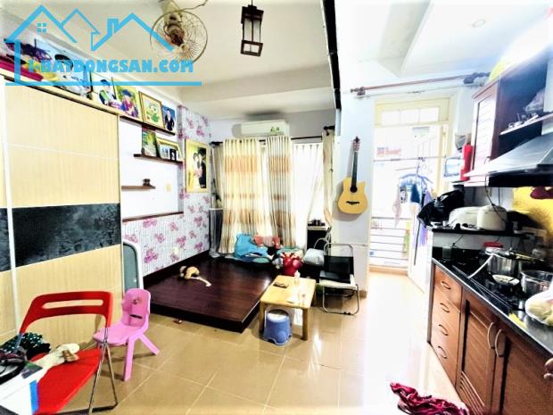 7 TỶ TL - NHÀ HẺM 🚗 1/ QUẬN 10 - GẦN RẠP HÁT HÒA BÌNH - 4 TẤM 3PN MỚI - MỞ VP CTY/SHOP - 2