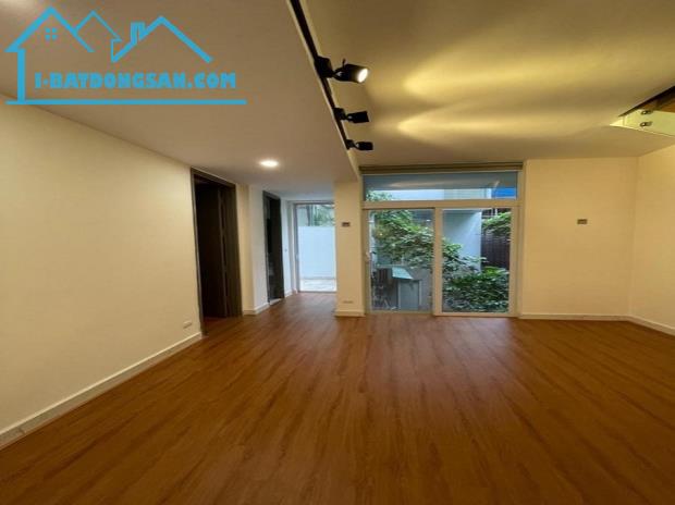 Siêu phẩm! Biệt thự VIP Hoàng Hoa Thám, an sinh tốt, bảo vệ an toàn 24/24, 165m2*4T - 4