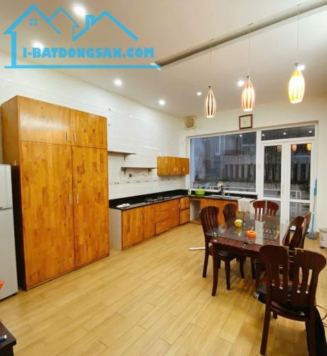 Cho thuê nhà phố Văn Cao, DT: 90m2, 4 ngủ khép kín. - 2
