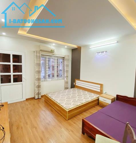 Cho thuê nhà phố Văn Cao, DT: 90m2, 4 ngủ khép kín. - 3