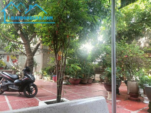 Nhà sân vườn ở mặt tiền ngay trung tâm Hải Châu, TP. Đà Nẵng - 2