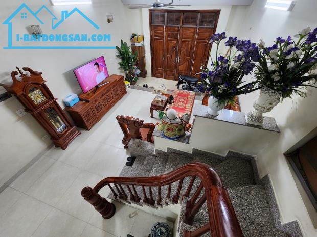 Cần bán gấp nhà dân xây Tân Phong 64m2, 4T, lô góc, ô tô  giá tốt - 1