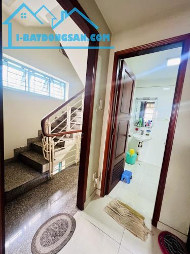 HẠ GIÁ 300 TRIỆU – NHÀ ĐẸP HẺM Ô TÔ GẦN ĐẦM SEN, GIÁ CHỈ 4.9 TỶ – CHÍNH CHỦ XÂY Ở KIÊN CỐ