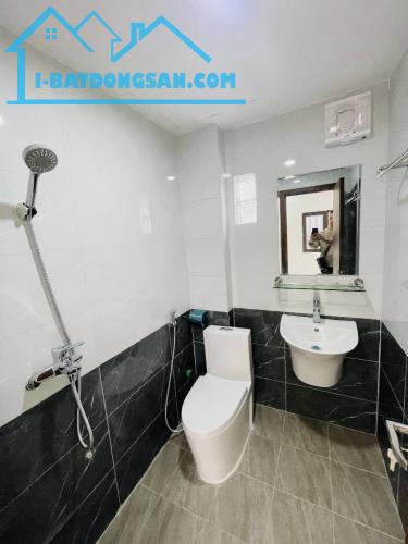 Bán nhà Trần Khát Chân - mặt ngõ thông thuận tiện , dt 25M * 5T giá 5.8 tỷ SĐCC