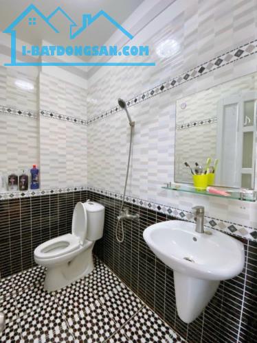NHÀ LÔ GÓC PHẠM VĂN CHIÊU THÔNG THOÁNG, YÊN TĨNH, SẠCH SẼ 8.6VND - 4