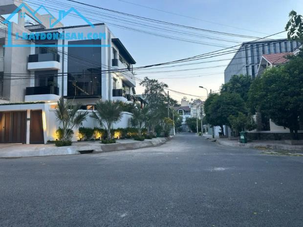 Bán Nhà Mặt Tiền Đường Nguyễn Văn Hưởng, Thảo Điền, Quận 2 - 5x22m, Chỉ 38 Tỷ - 4