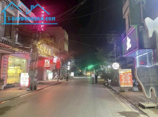 HIẾM - NHỈNH 3 TỶ - ĐẤT KINH DOANH TUYỆT ĐẸP - SỔ VUÔNG - MT RỘNG - VĂN GIANG ( HƯNG YÊN)