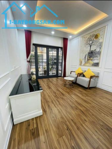 CHỦ BÁN GẤP, 9,2 tỷ NHÀ 5 TẦNG, Ô TÔ ĐỖ CỬA, KINH DOANH ĐỈNH - KHƯƠNG TRUNG - VŨ TÔNG PHAN - 2