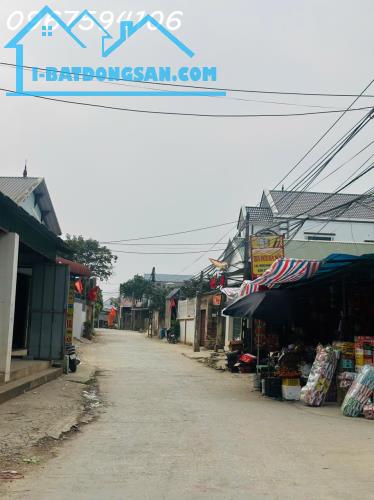 chỉ hơn 1 tỷ 
71,8m đất đường ô tô sẵn sổ đỏ 
liên hệ em : 0967594106 - 0987282011
