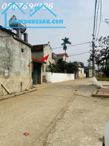 chỉ hơn 1 tỷ 
71,8m đất đường ô tô sẵn sổ đỏ 
liên hệ em : 0967594106 - 0987282011 - 1