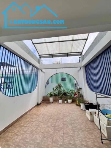 ► Nhà gần MT Thi Sách, 20m Ô tô Đậu, 60m2, 3 tầng mới xây 2 năm, cực chắc, an toàn trẻ - 3