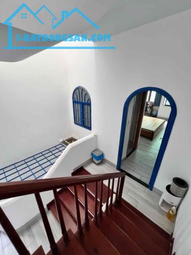► Nhà gần MT Thi Sách, 20m Ô tô Đậu, 60m2, 3 tầng mới xây 2 năm, cực chắc, an toàn trẻ - 4