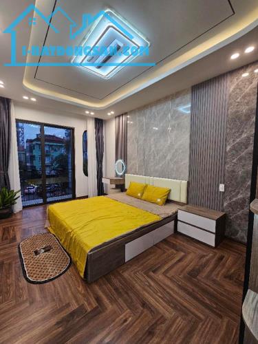 Bán nhà đẹp phố Nguyễn Sơn,sát phố,ngõ thông ba gác phóng vù vù,diện tích 40m2,nhỉnh 12tỷ - 3