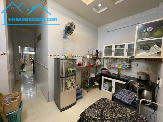 NHÀ ĐẸP 2 LẦU - HẺM Ô TÔ - BÌNH TÂN - 4