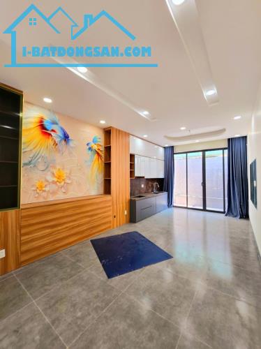 NHÀ ĐẸP 3 TẦNG - LONG PHƯỚC - ĐƯỜNG 8M - OTO NÉ NHAU - NHỈNH 5 ĐỒNG - 3
