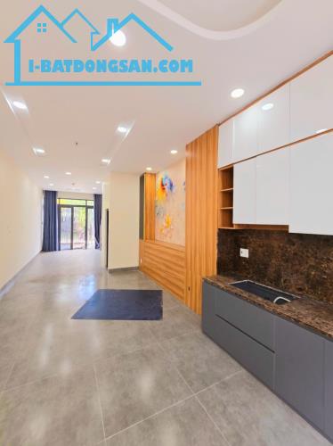 NHÀ ĐẸP 3 TẦNG - LONG PHƯỚC - ĐƯỜNG 8M - OTO NÉ NHAU - NHỈNH 5 ĐỒNG - 5