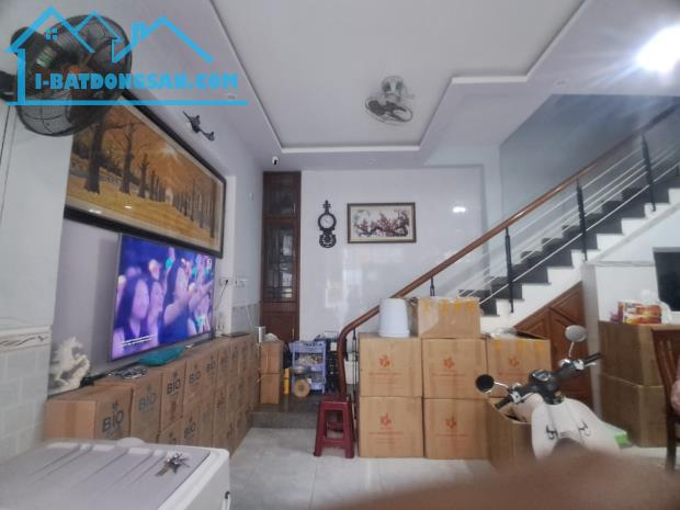 ♥ Nhà Kiệt 3m sát Nguyễn Tất Thành, 2.5 tầng đúc rộng thoáng, 2.85 tỷ