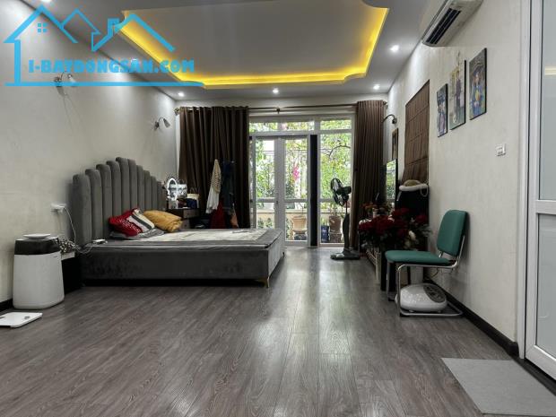 Cần bán Biệt Thự sân vườn 2 mặt ngõ khu Bách Khoa - 133/140m2 x 3 Tầng - Sổ đỏ đẹp - 1