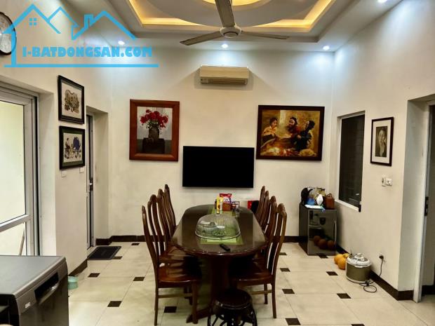 Cần bán Biệt Thự sân vườn 2 mặt ngõ khu Bách Khoa - 133/140m2 x 3 Tầng - Sổ đỏ đẹp - 2