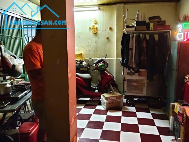 Cần bán căn nhà Cách Mạng Tháng 8 Quận 3 chỉ 4,6 Tỷ - 2