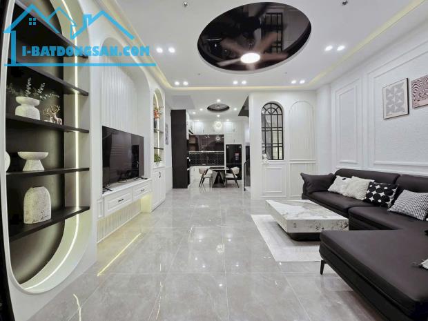 Nhà mới 100% 3 tầng MT đường 7m5 Bùi Giáng - Cách công viên 150m - 1