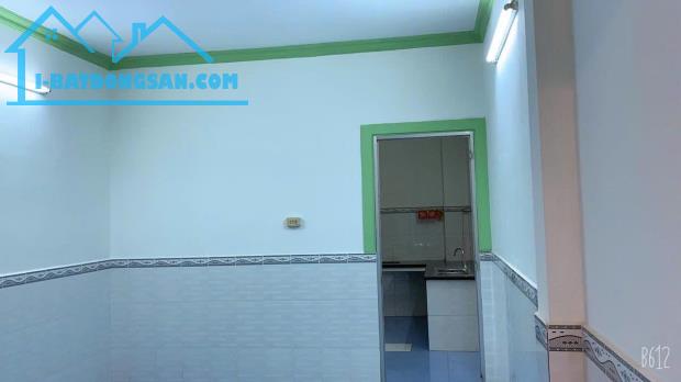 BÁN NHÀ GẦN ĐẦM SEN, LẠC LONG QUẬN, QUẬN 11, 68m2, SÁT HXH, HƠN 5 TỶ