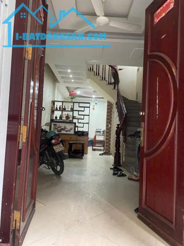 PHỐ QUAN NHÂN KINH DOANH SẦM UẤT NGÀY ĐÊM DT 64m2 3 tầng MT 4.1m Giá 18.88 tỷ - 3