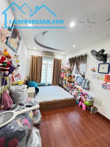 CÓ 102, HƠN 7 TỶ SỞ HỮU NHÀ LÕI PHỐ CỔ NGỌC LÂM 35M, 5T, MT3.5M, Ô TÔ THÔNG NGUYỄN VĂN CỪ. - 1